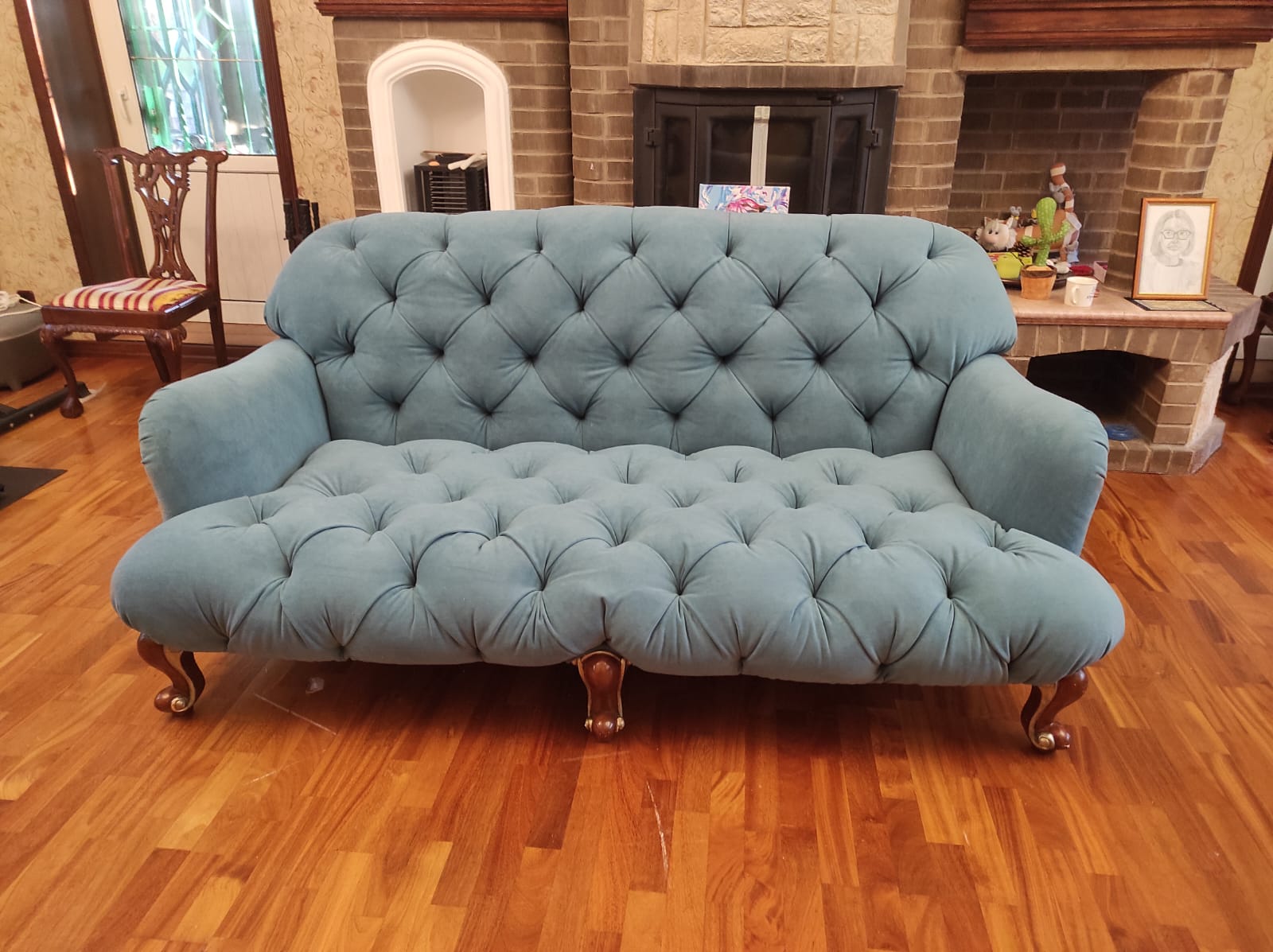 Перетяжка дивана. Старая Ладога