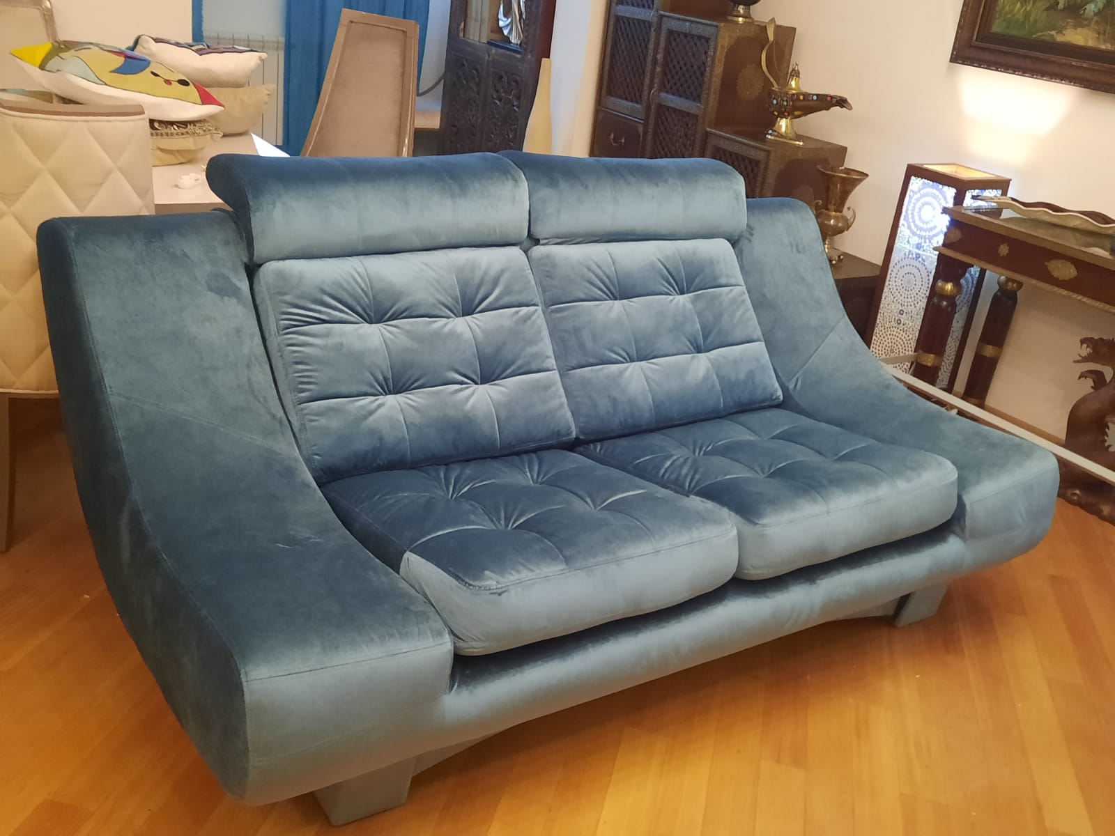 Обивка дивана на дому. Старая Ладога